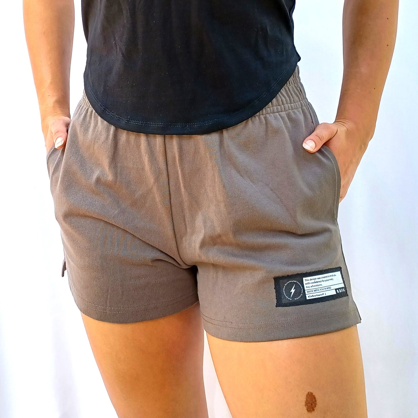 Trail Shorts in Smoke